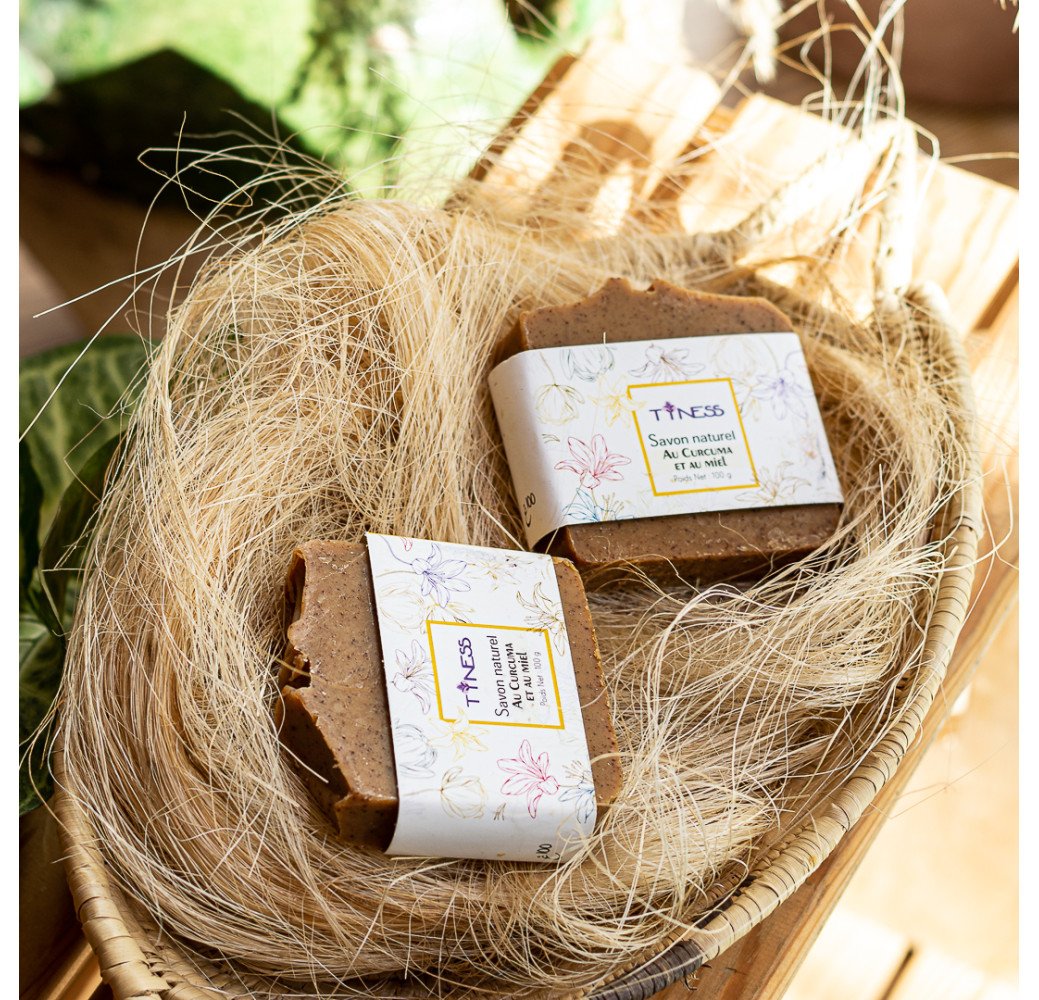 Savon naturel au curcuma et au miel Savon naturel au curcuma et au miel